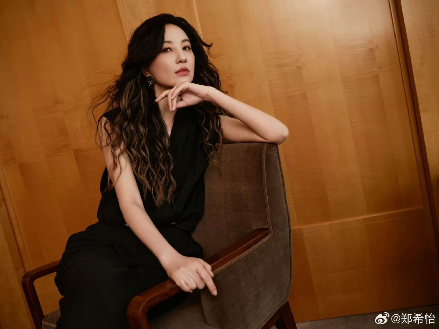 郑希怡香奈儿老了还是香奈儿郑希怡早期姐感自带原生姐感的郑希怡，从青涩到成熟始终保