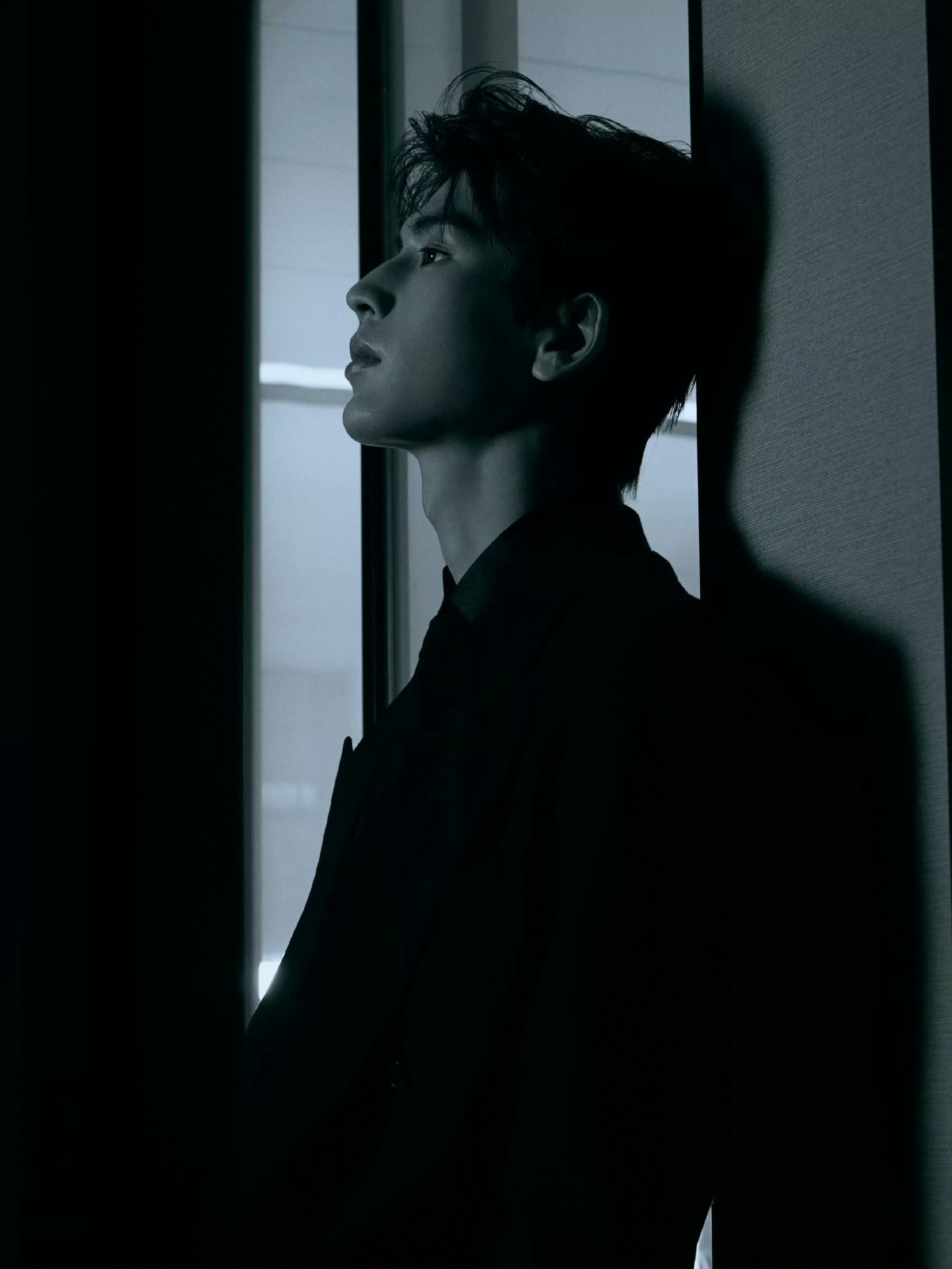 张凌赫张凌赫尖叫之夜高定出图张凌赫尖叫之夜造型出图 张凌赫太权威了 