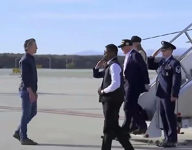 骂归骂，下级对上级的基本尊重和礼仪还是少不了的，这就是美国，没有什么矛盾是用利益