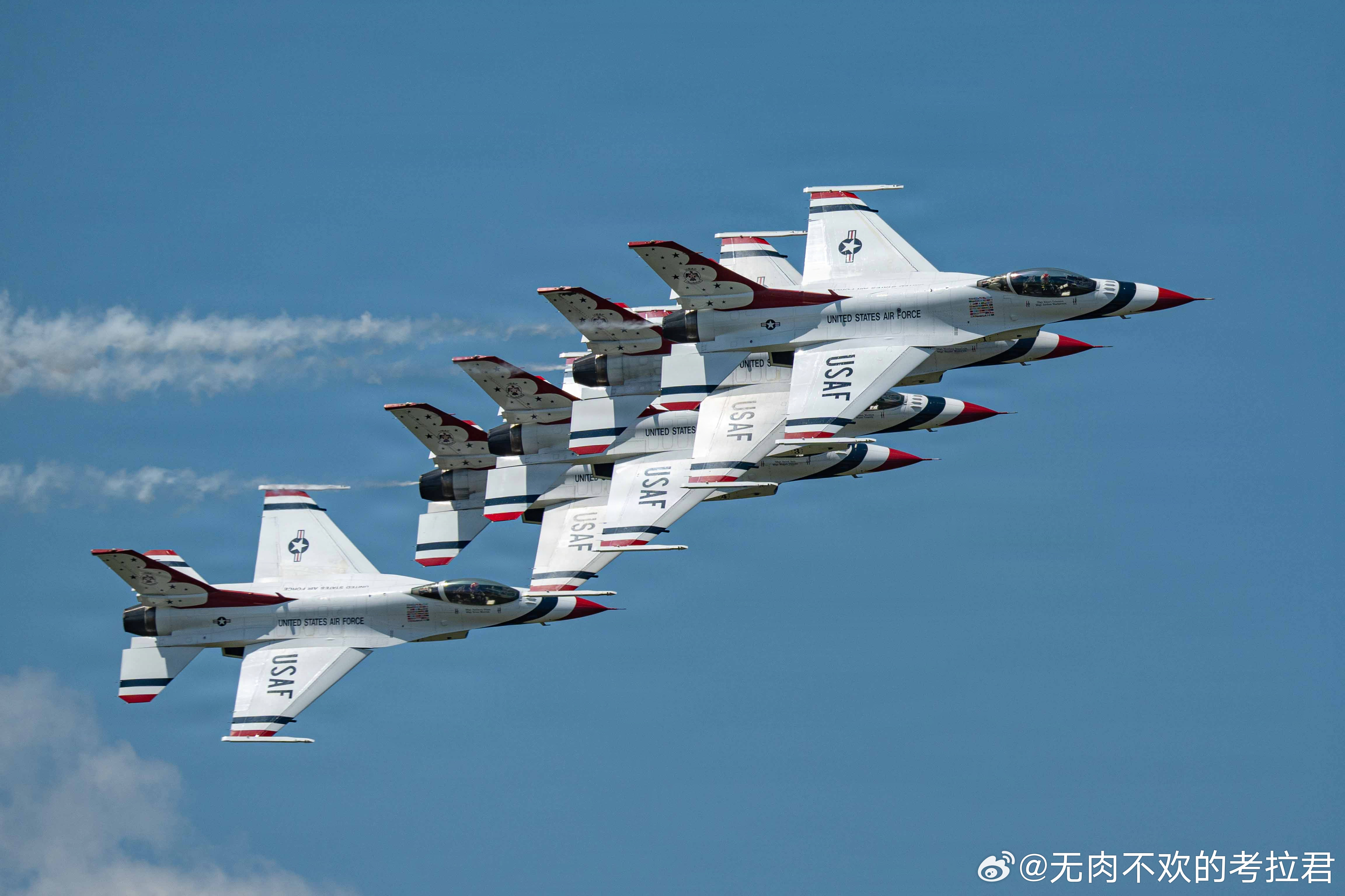 2026年7月16日，雷鸟在南达科他Joe Foss Field 