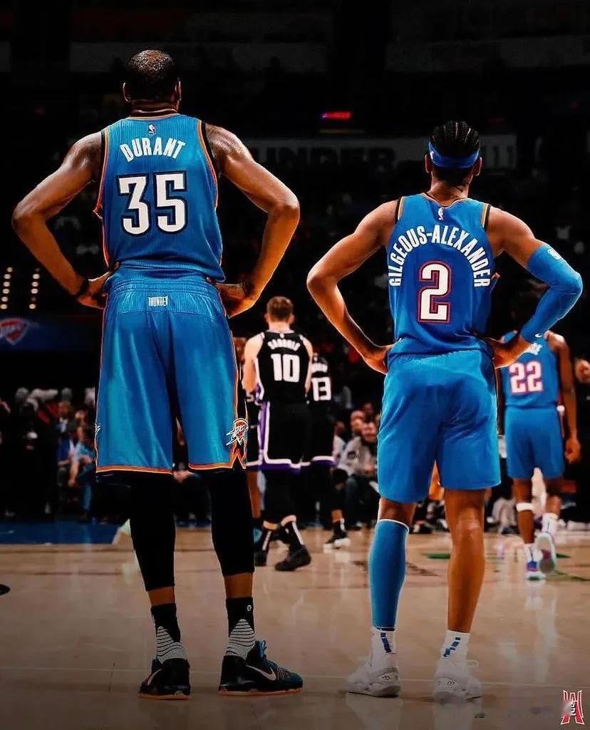 KD未来几年的发展路径：

2024-25——在新教练的带领下，在菲尼克斯尝试另