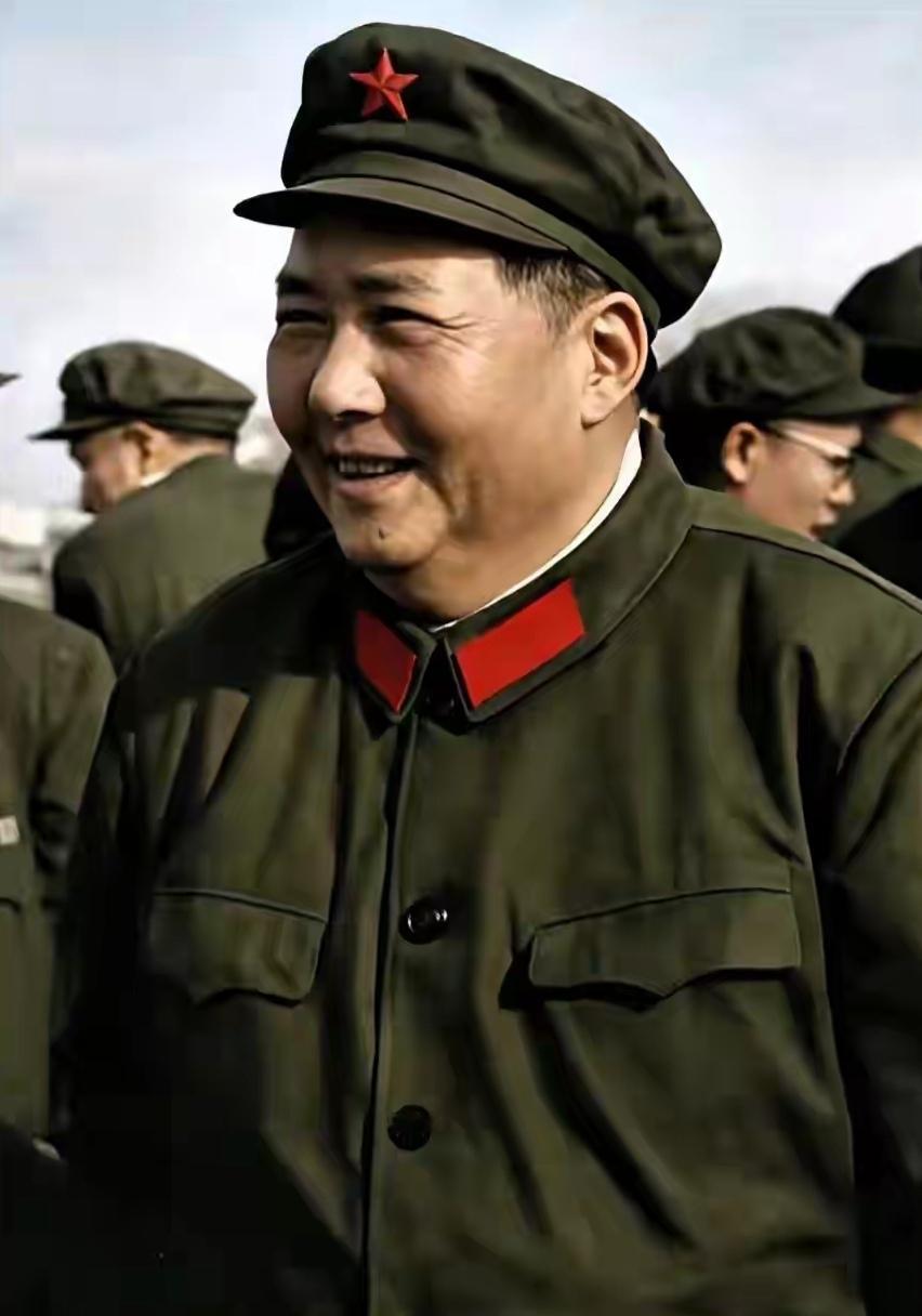 七律·人民救星
长夜难明赤县天，
百年魔怪舞翩跹。
一声霹雳雄鸡唱，
万道霞光玉