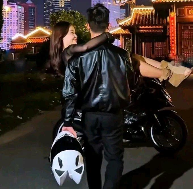 越南女孩正流行“租男友”：一晚750万，不谈恋爱只求开心这种“租男友”的现象在越