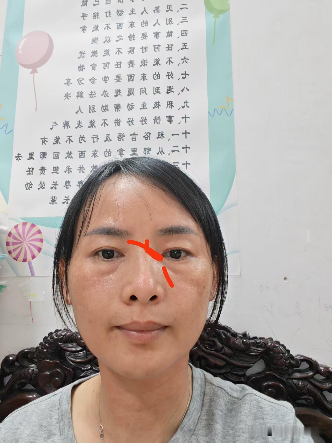 夜里吹空调，早晨起来昏昏沉沉，酸软无劲！
头发蒙一样！
这就是湿气太重了，你又不