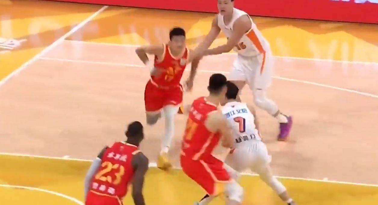 浙江方兴渡主场双杀福建晋江


今晚CBA第五轮，浙江方兴渡继续坐镇主场，迎战到