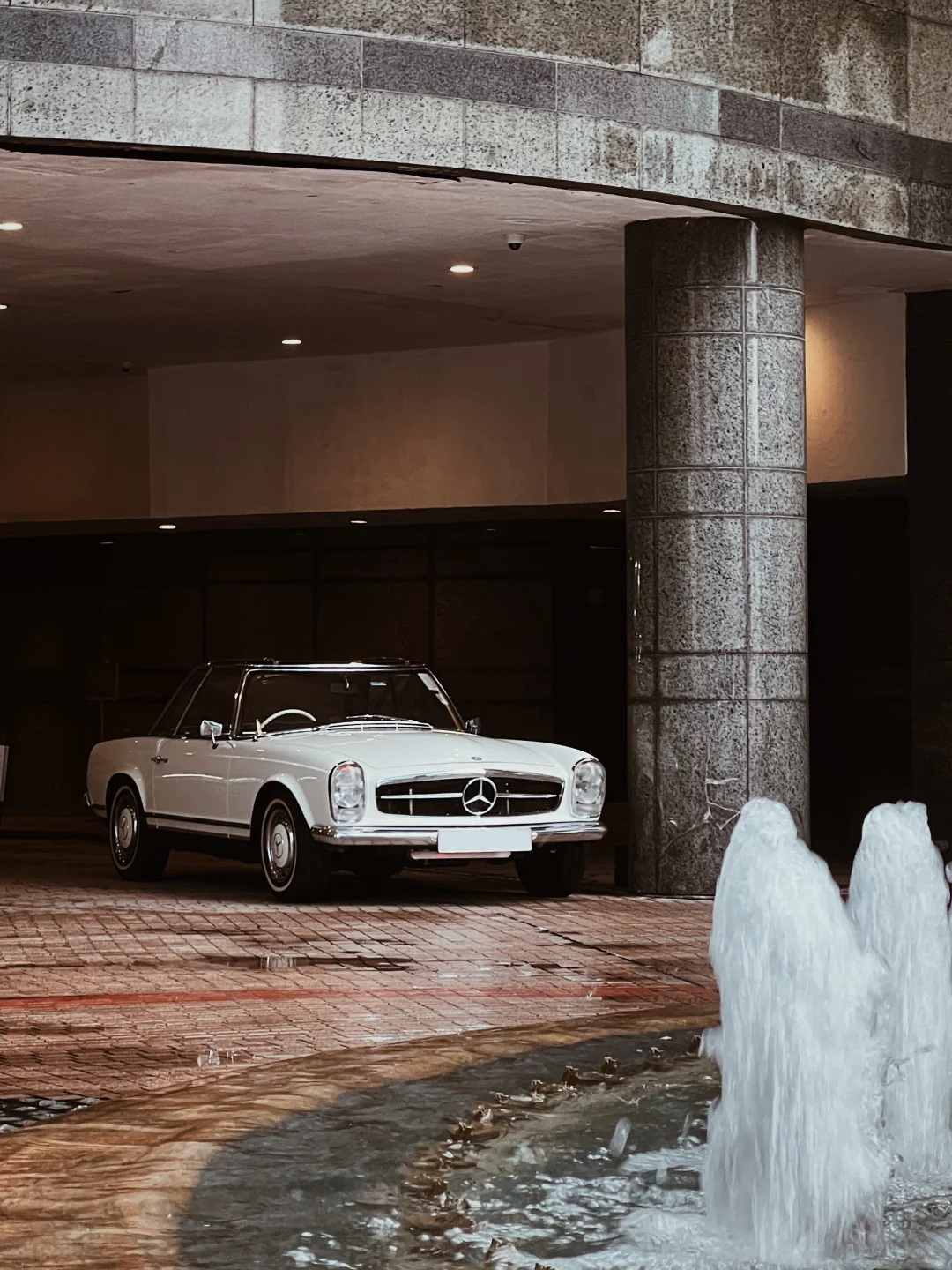 风雨兼程的老爷车聚