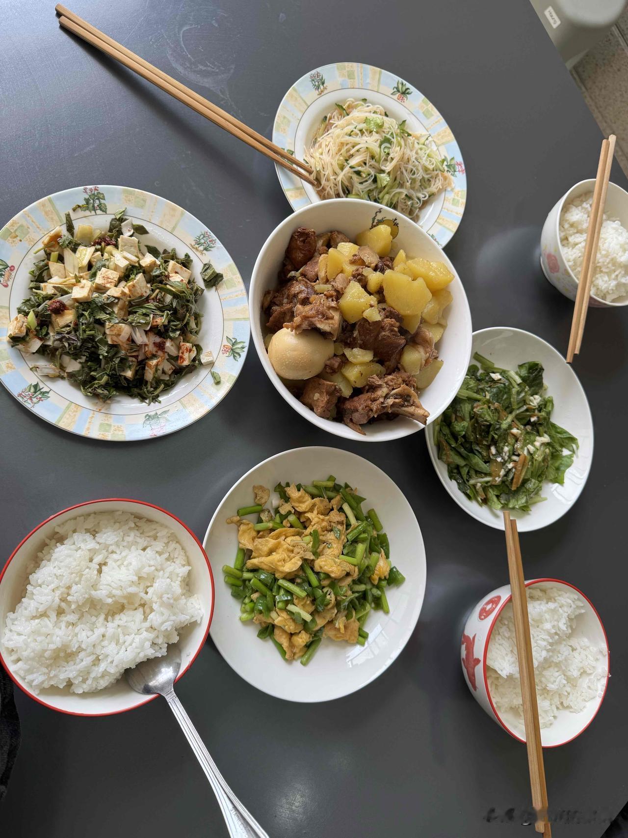 在这个地方生活真好。
物价特别特别特别便宜。想吃什么东西都有。就说贝贝南瓜，原来