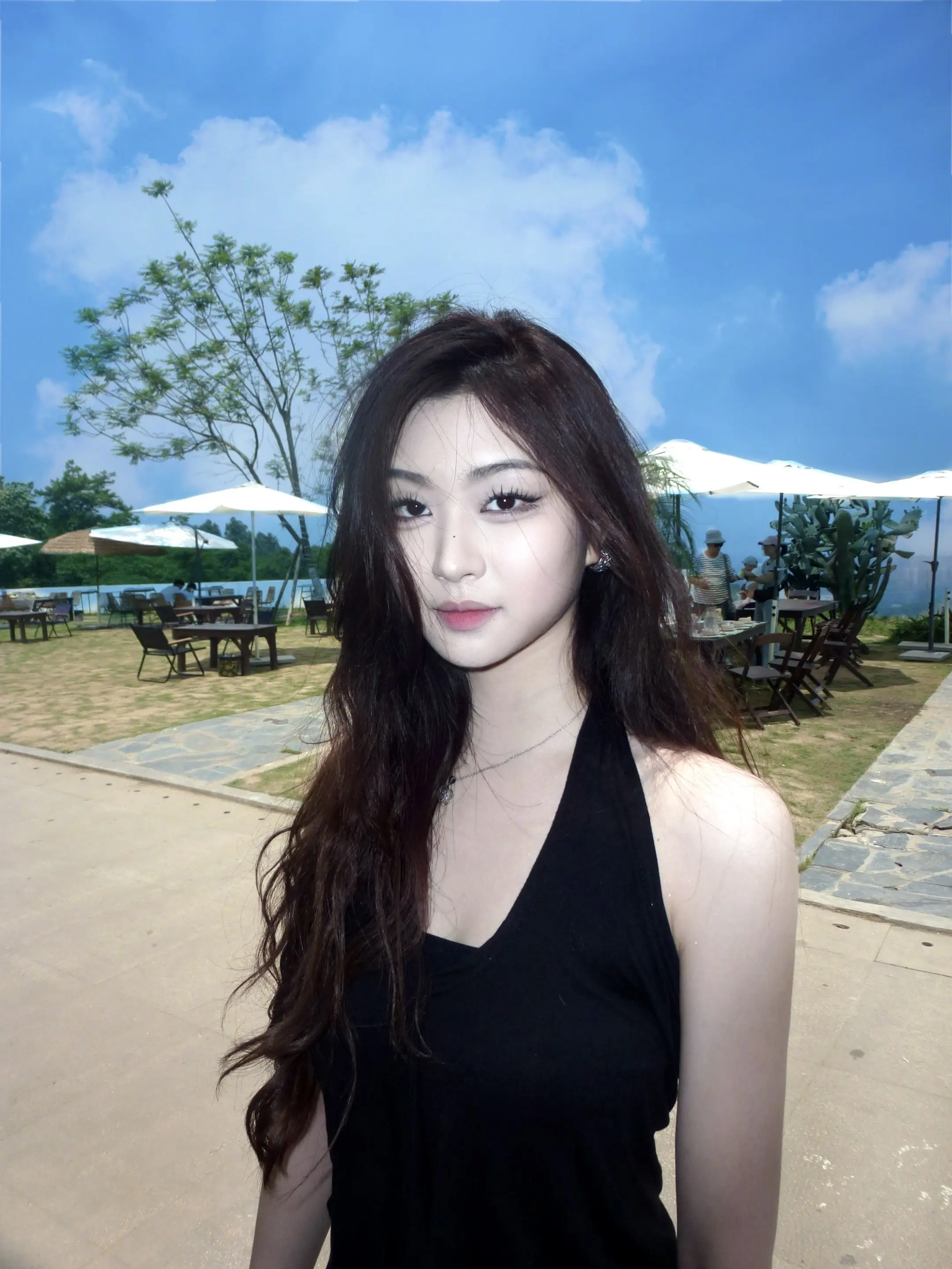 五月是一张白纸 夏天重新开始。