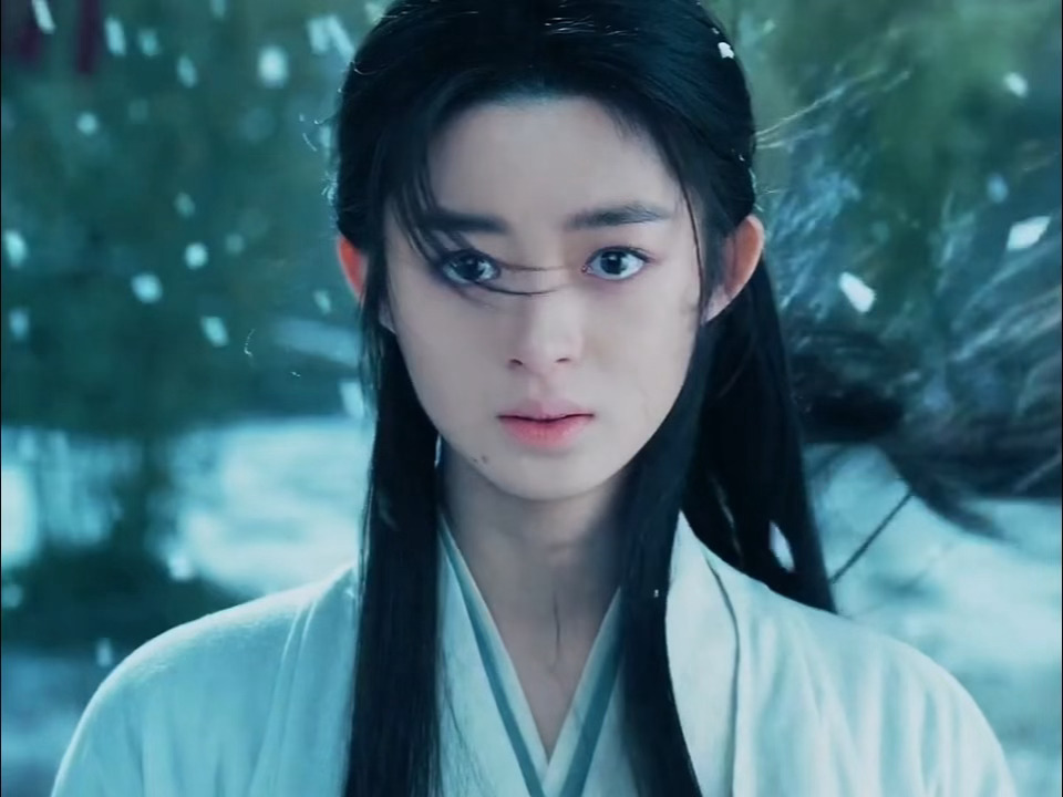 冰湖重生侣皓吉吉怼脸无美颜镜头 来感受一下侣皓吉吉在冰湖的怼脸镜头，李昀锐 黄杨