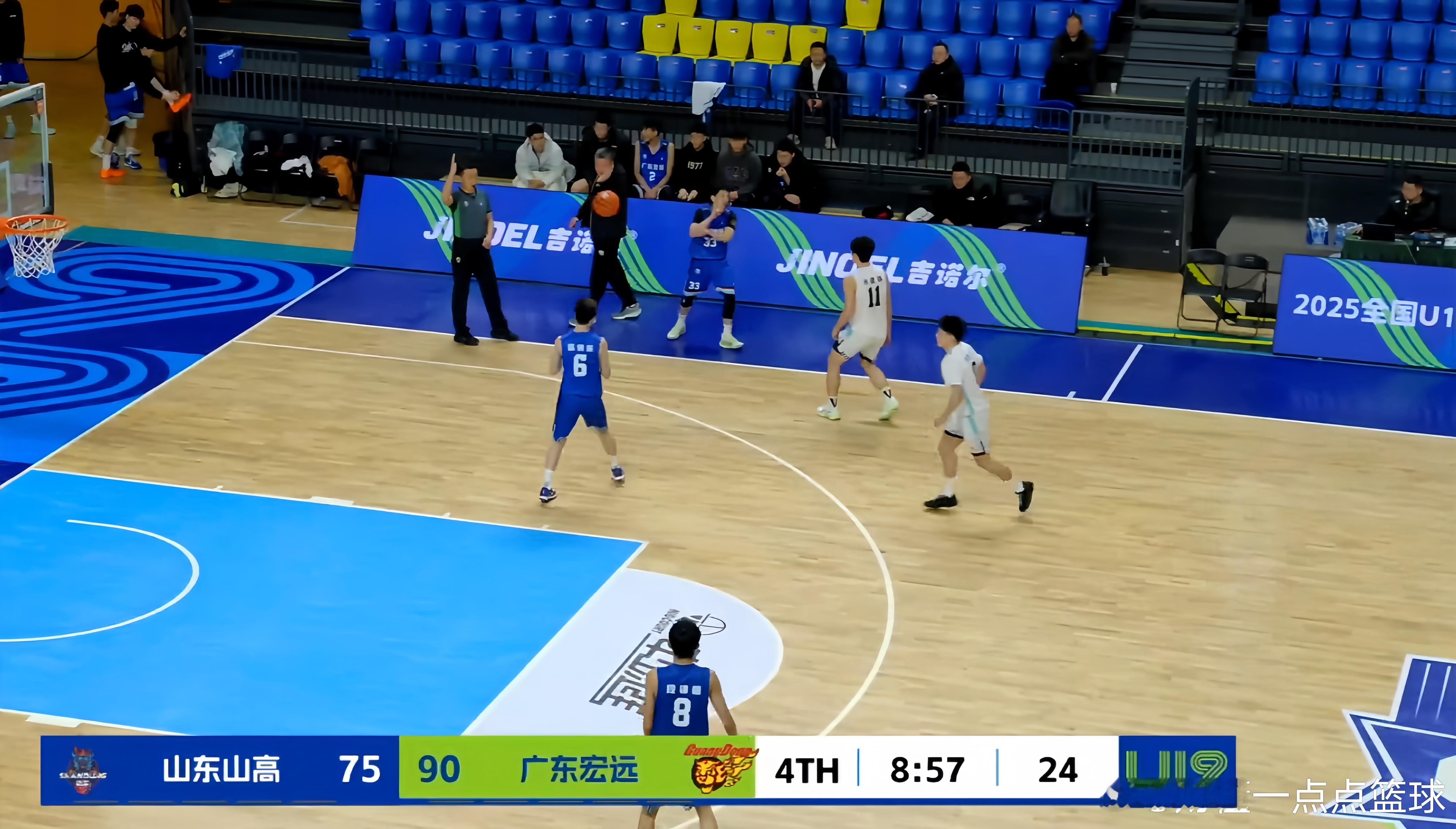 夏振锋缺席，杨溢爆砍32分5篮板15次助攻，这数据如果在CBA的话就厉害了！刚刚