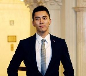 福建学生李柘远，

清北保送不要，

非要考耶鲁，他到底图啥？


他不是天才，