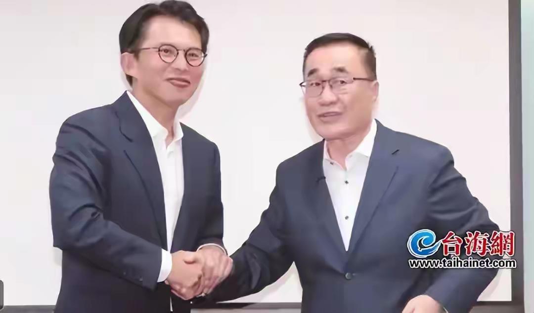 特朗普要来华，台湾上演预算大战！1.25兆军购大饼，到底会怎么分？
 
国际局势