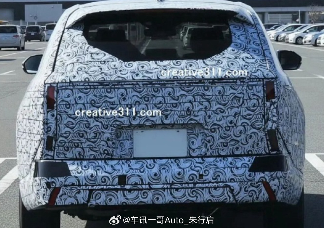 本田CRV的谍照图曝光整车轮廓看起来有点像小鹏感觉本田CRV现款也没换代多久吧