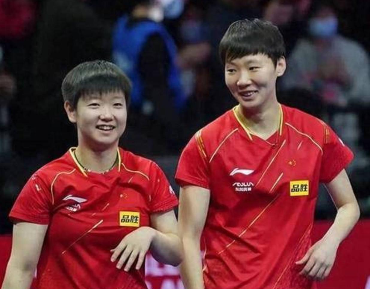 孙颖莎帮王曼昱减压，比赢一场球更有价值

孙颖莎赛后第一时间和王曼昱交流，这个细