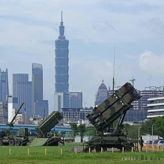台湾地区启用“T-Dome”导弹防御系统，整合防空力量，应对大陆空中威胁

10