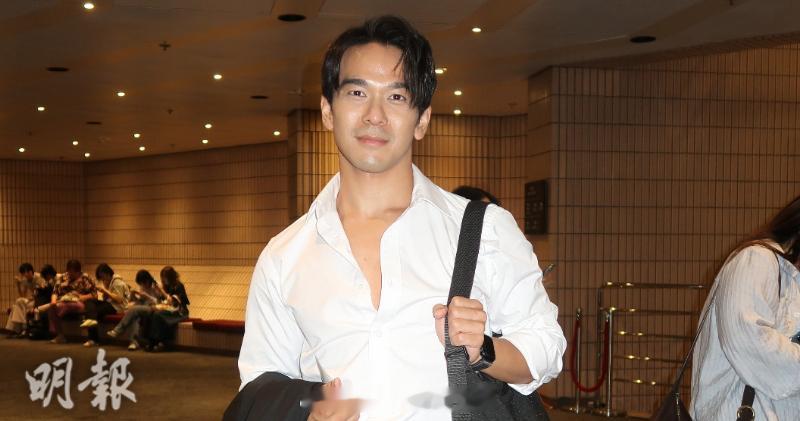 庞景峰身兼三份工作还债，和刘温馨分手后彻底断联9日晚庞景峰相约一位女性友人观看音