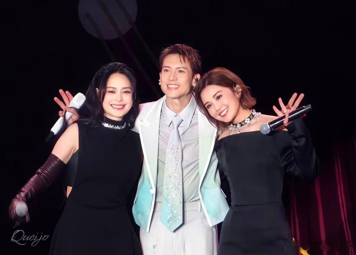  关智斌Twins小酒窝天选组合关智斌Twins合唱小酒窝广州演唱会圆梦名场面来