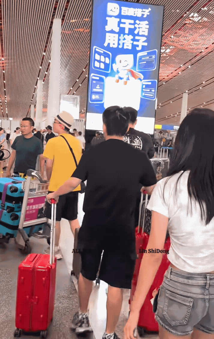 8月8日，国乒大部队出发WTT欧洲大满贯，
本站比赛国乒共派出13名选手参赛，王