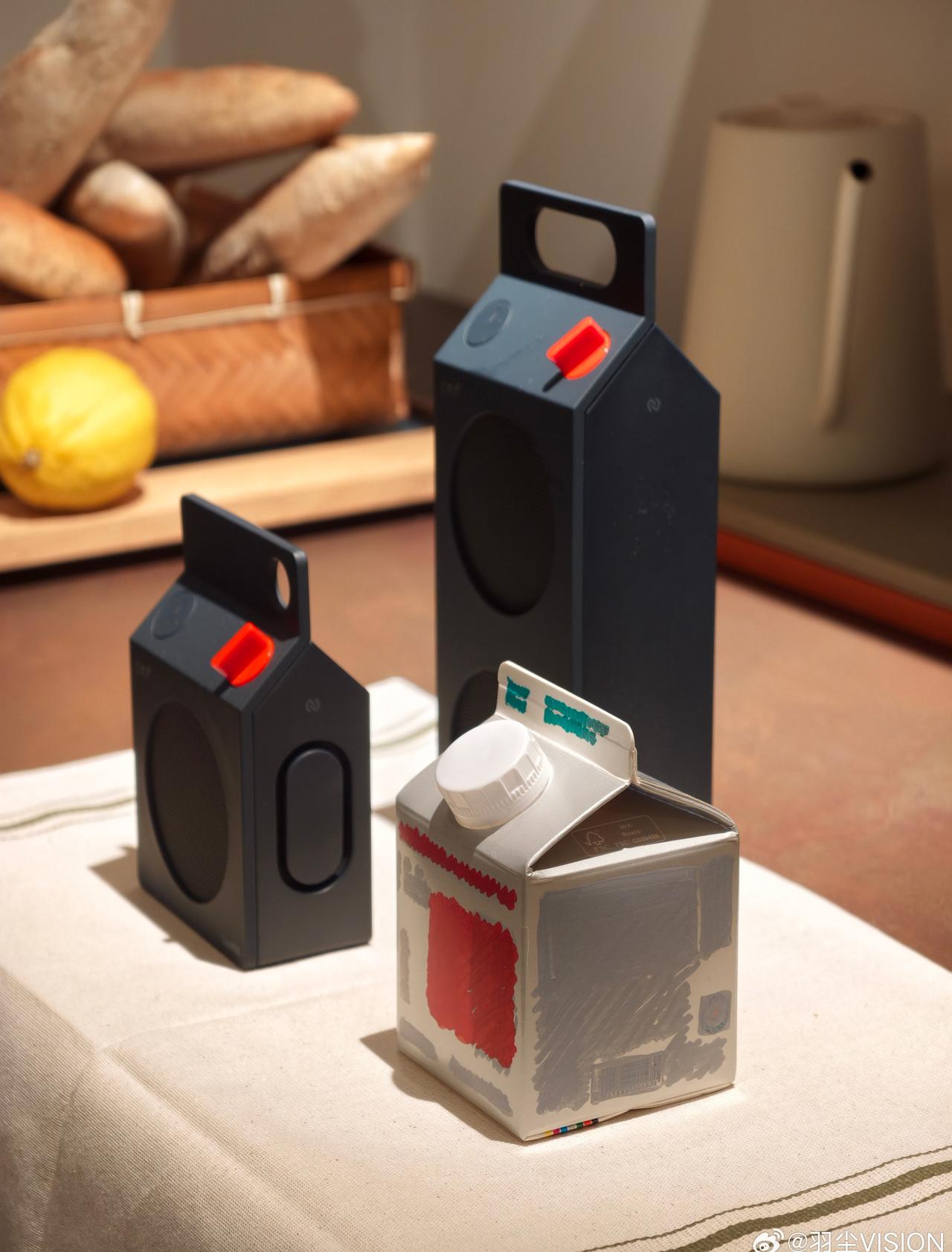 Nothing子品牌CMF Speaker S&M

设计灵感来自牛奶盒，好看是