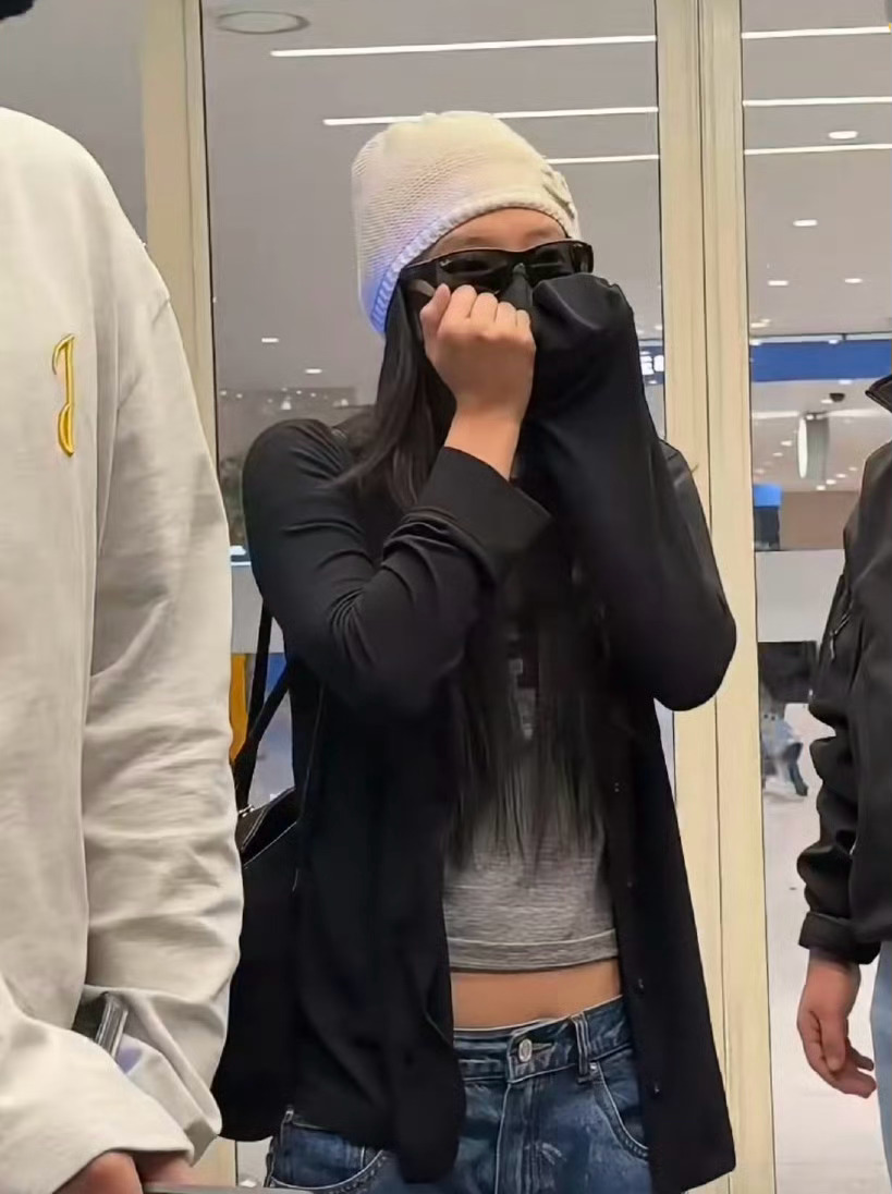 害羞什么？[doge][doge][doge]Jennie爆炸害羞 ​​​
