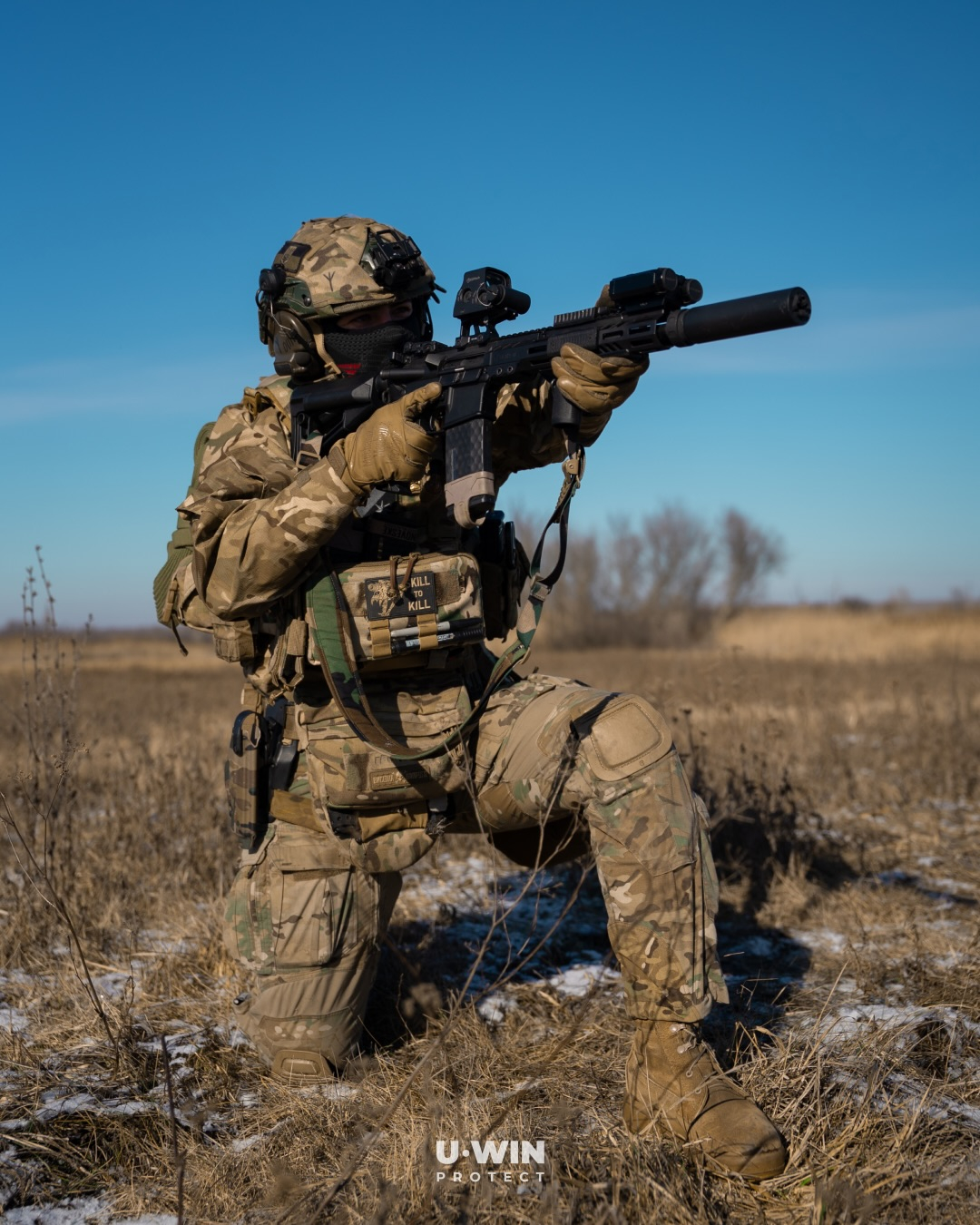 手持阿玛莱特M15步枪摆拍的乌克兰武装部队成员烽火问鼎计划每天认识一件兵器