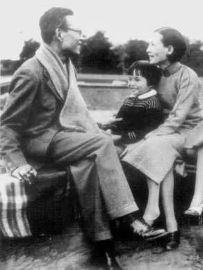1946年，林徽因和金岳霖在昆明的一栋别墅同住了5个月。然而，梁思成非但没有吃醋