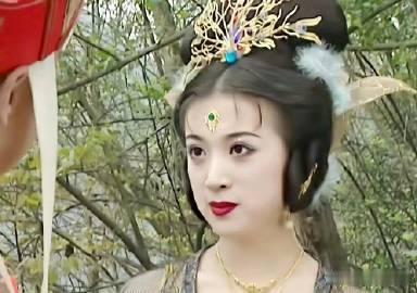 金巧巧版的孔雀公主简直是初代白月光  想起金巧巧演的孔雀公主，那美丽绝伦的画面依