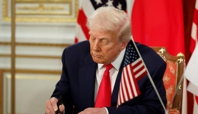 特朗普确实是一个高手，普京4年时间还没有搞定一个乌克兰。特朗普却在全球多点行动，