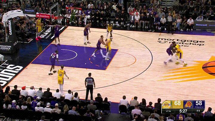 湖人双星东契奇和詹姆斯真是心领神会！在今天湖人客场挑战太阳的比赛中，当时比赛进行