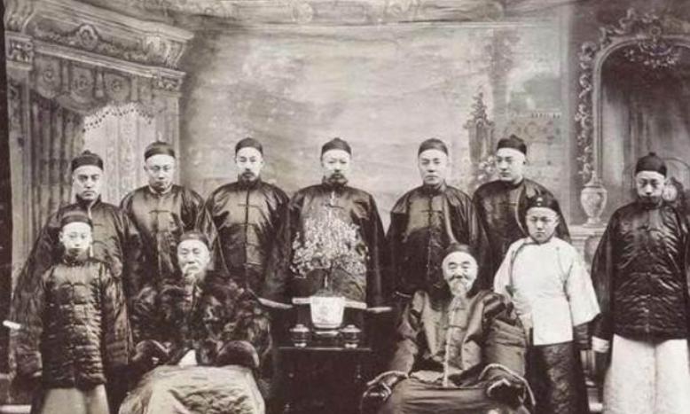 公元1872年，曾国藩逝世，家人悲痛之中操办丧事，突然听到家仆来报：“左宗棠大人