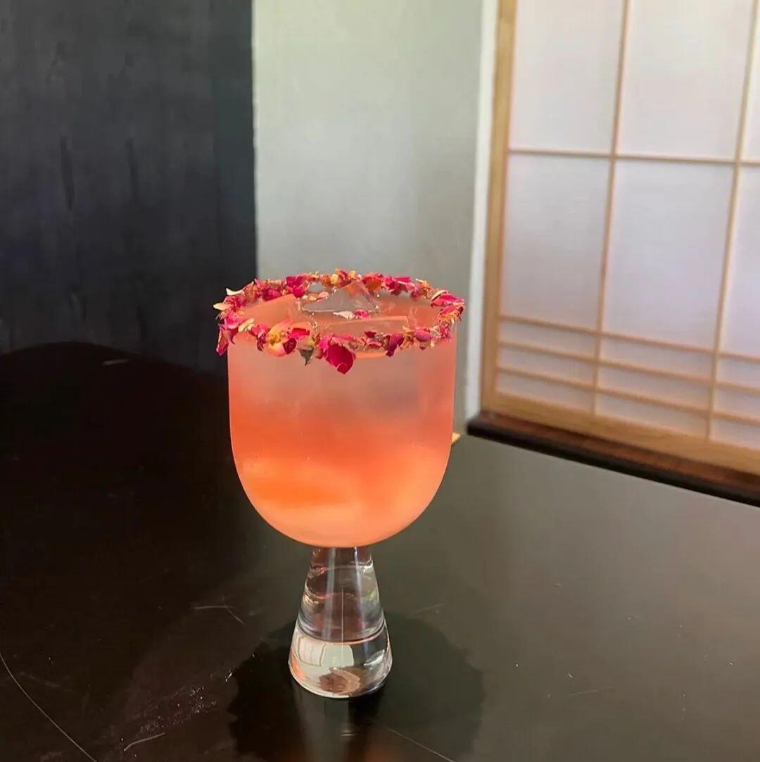 善恶一念之间  内心清静择善而行  一念善心起     枯木也逢春 