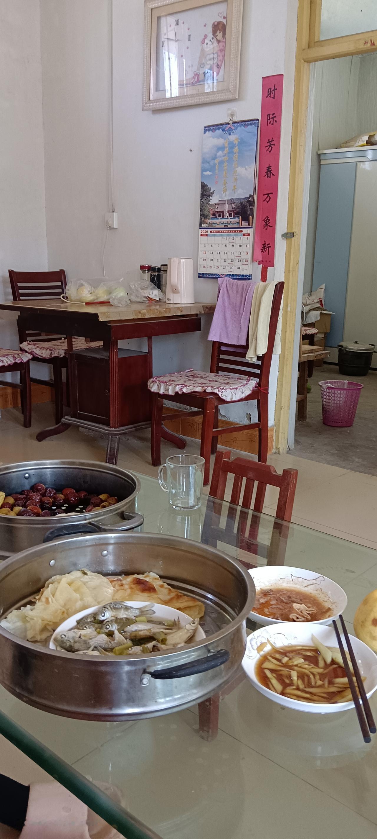农村小学未来会不会消失，这问题不是我们操心、也操不了心的事。
我们不管、也管不了