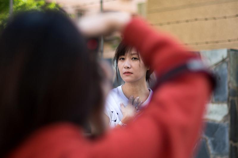 缓解焦虑有不少办法。自我调整就很重要，规律运动不能少，每周1 - 2次中等强度有