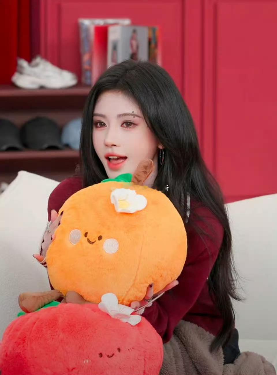 Angelababy  鞠婧祎今日直播，对眼睛很好很养眼