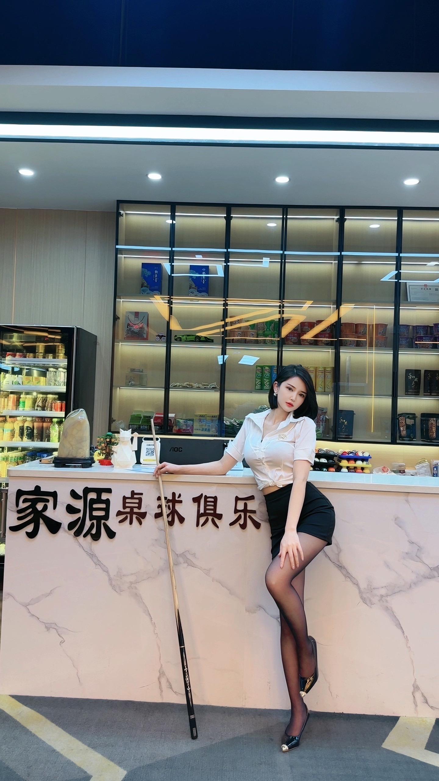 不是助教，我都在这家台球室打球，看定位。喜欢打球、每周3-4天都会去玩，基本能偶遇到