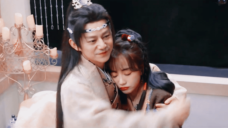 #何炅杨蓉终于要有感情线了吗#何炅和杨蓉的拥抱好温暖好治愈哇～无关风月，就给人很