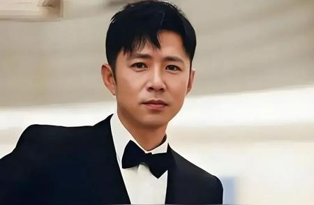 结婚16年不做饭不洗碗，高鑫竟是娱乐圈“宠妻天花板”？
家人们，娱乐圈的爱情故事