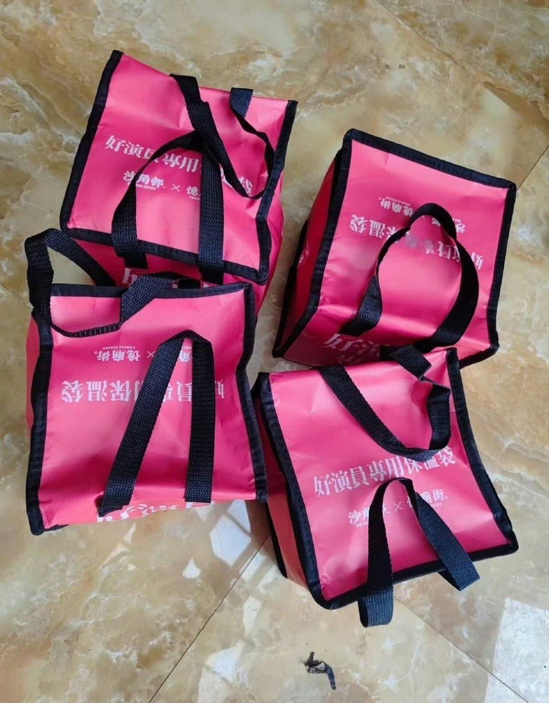 丁禹兮进组三天请了四顿  丁禹兮又双叒叕请客啦，进组三天请了四顿，小丁是对请客有