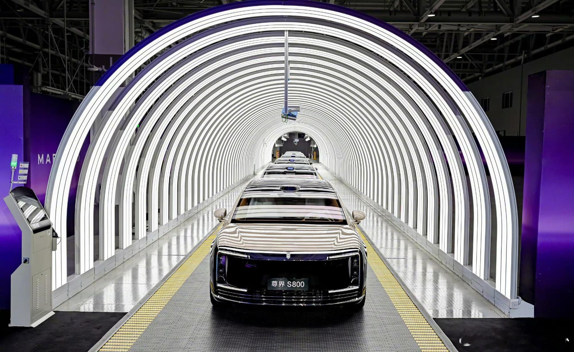 【尊界S800稳居超豪华车榜首，交付进一步加速】12月16日，尊界S800第10