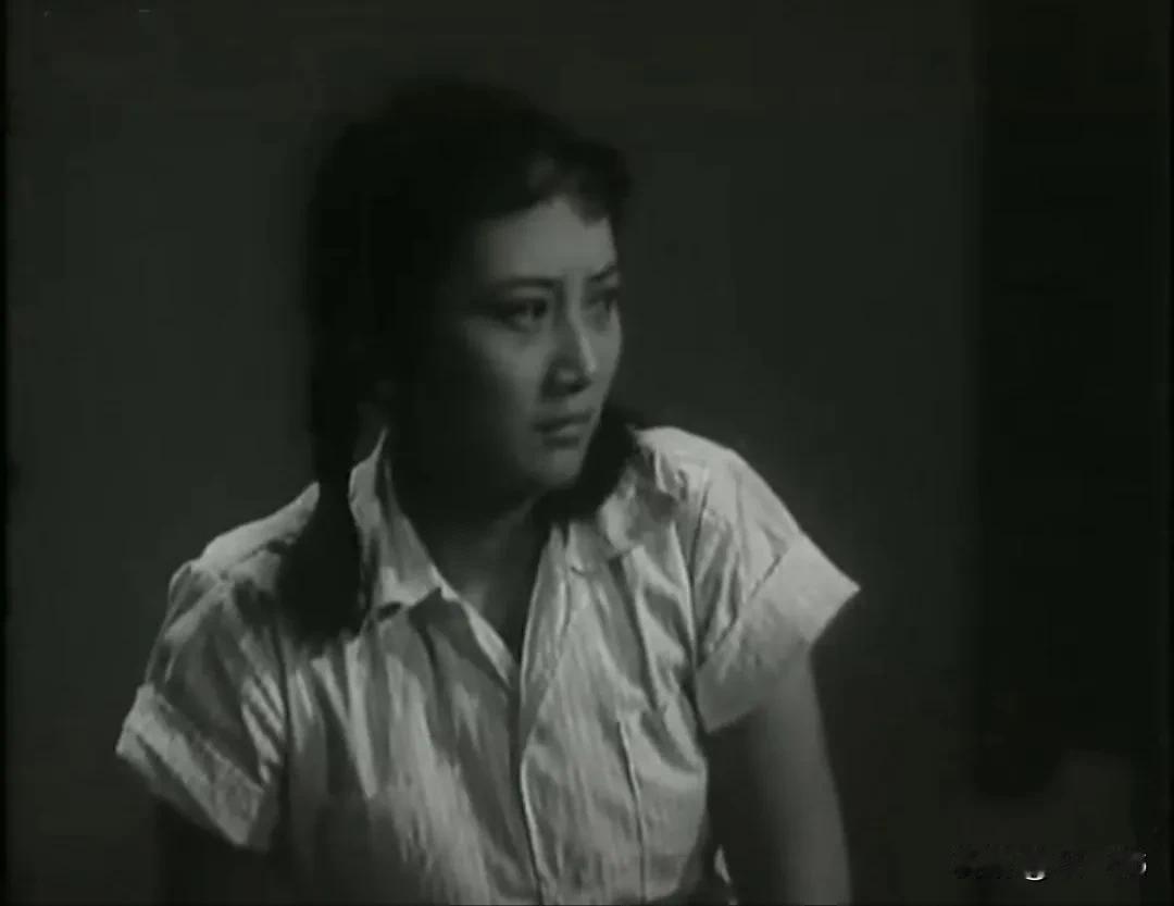 王晓棠老师演的这三部电影你都看过吗？
我只看过两部，而且也只看了片段
猜猜，是哪