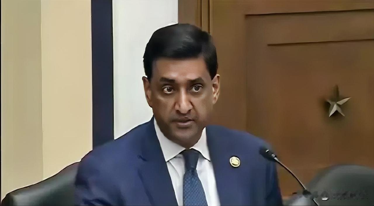 众议员卡纳直批战争部长赫格塞斯:“战争两个月，你报的250亿成本根本没算基地损失