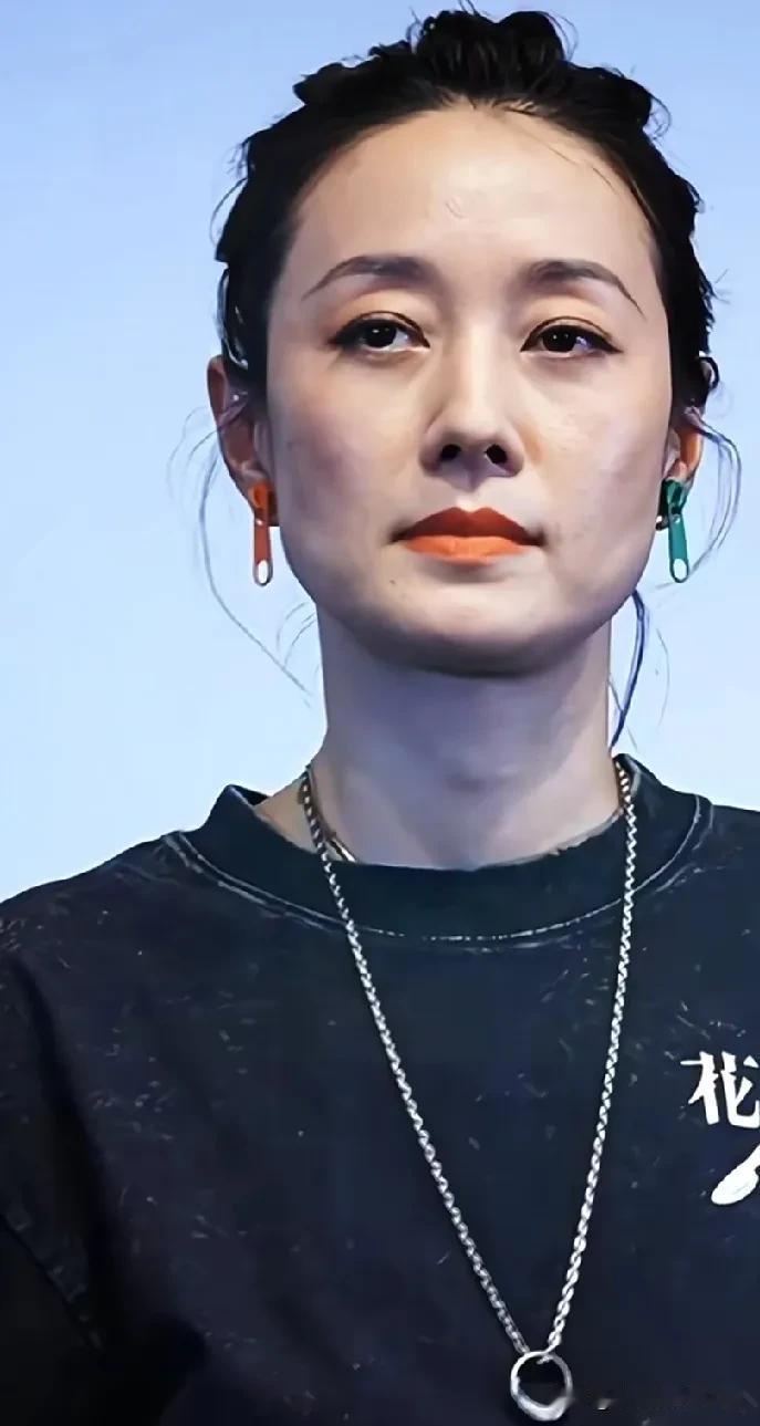 真的感觉马伊琍的状态特别好！自然又舒服，一点也不装嫩，到了这个年纪就应该这般优雅