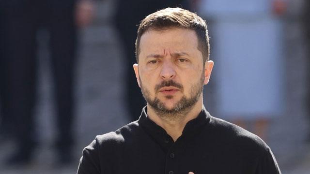 最后15天，泽连斯基终于出手，把特朗普的和平方案，一分为三

当地时间12月9日