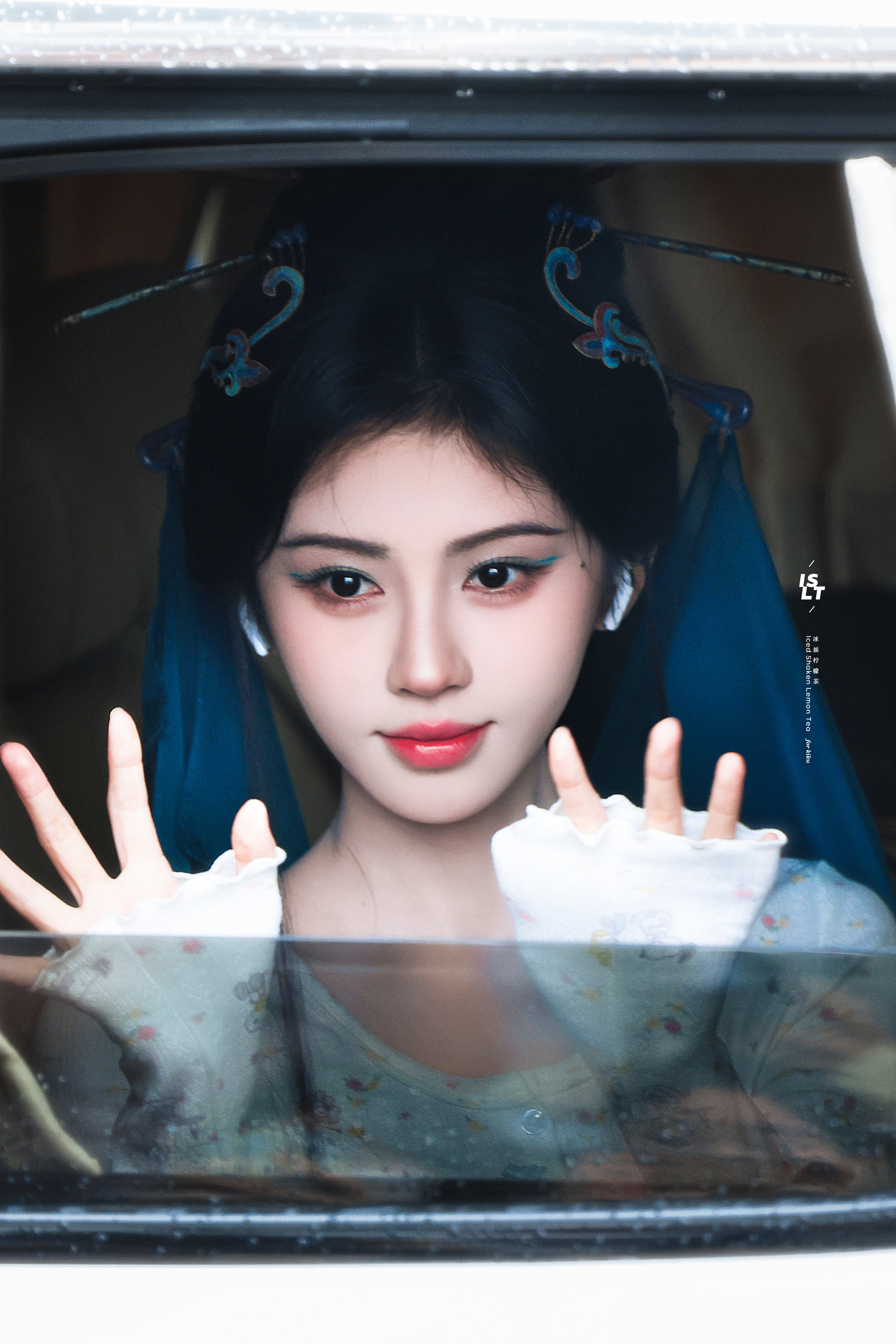 jjy鞠婧祎来战 jjy鞠婧祎阿黛 “你要像蝴蝶一样自由飞翔，不被定义” 𝐘?