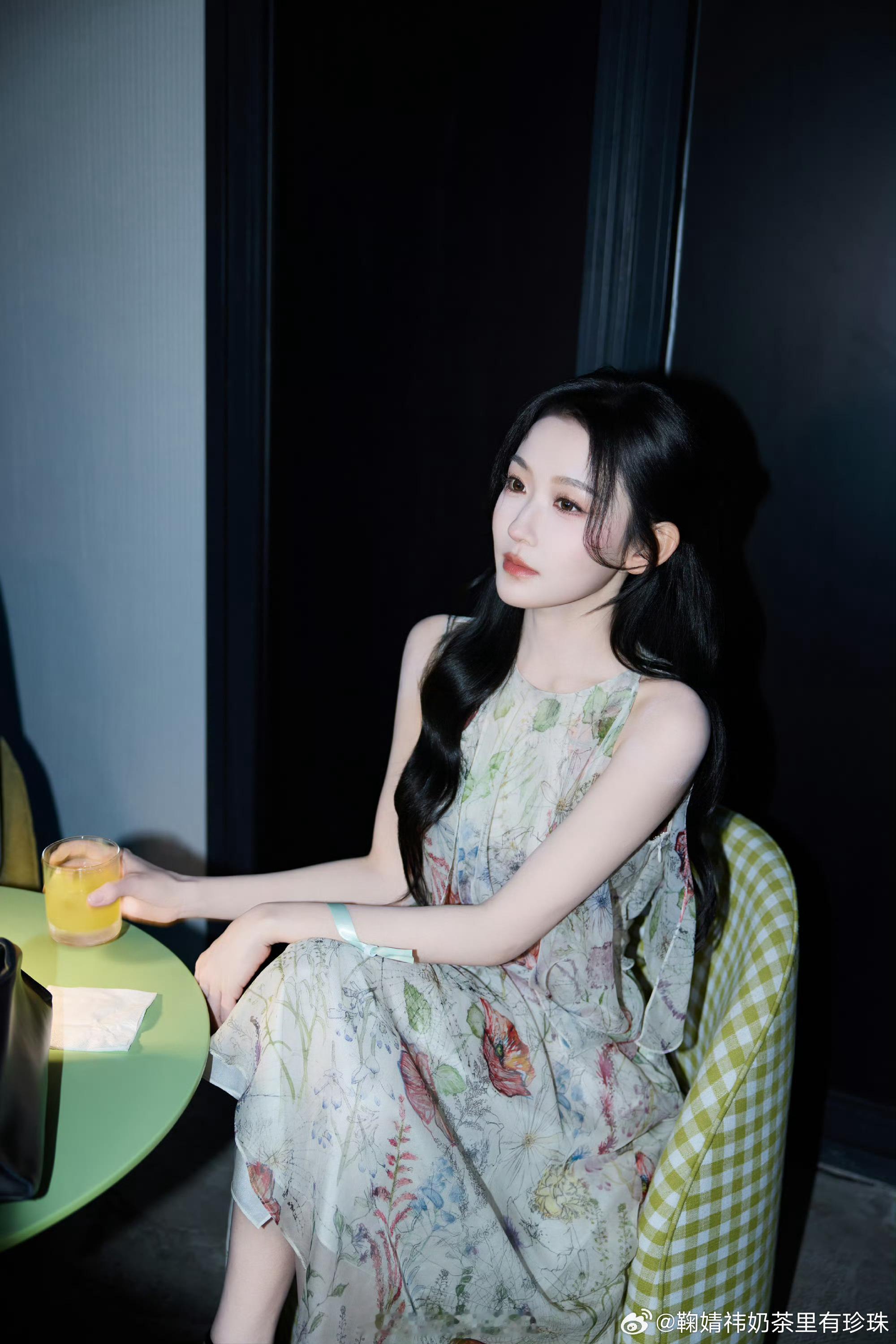 韩雨彤Hazel hyt韩雨彤 hyt向全世界安利韩雨彤 "我执笔卷写你的青春，