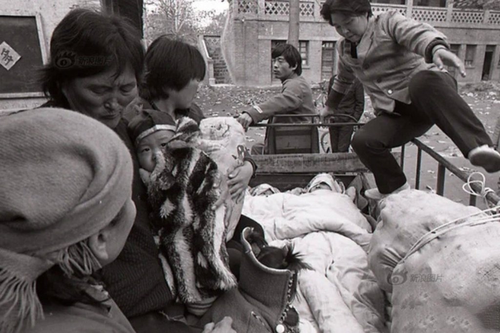 1984年，卫生院结扎的女人。 ​​​