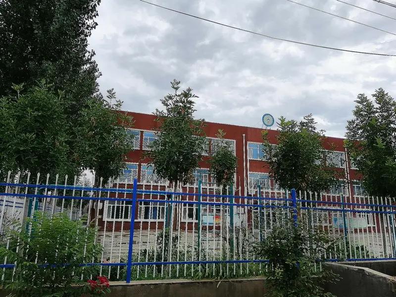 在家长投诉渠道多的情况下，为何山东曹县的老师还敢惩罚学生？
有图有真相，学生身上
