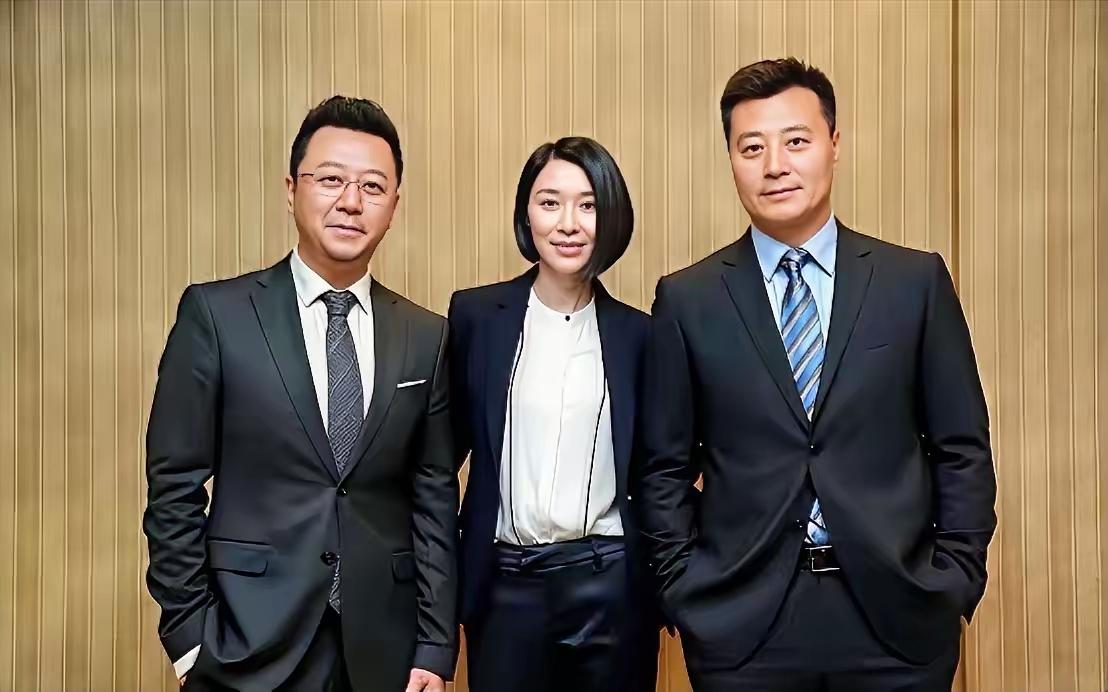 郭涛，陈丽娜，任程伟三位著名演员合影。郭凯敏老婆