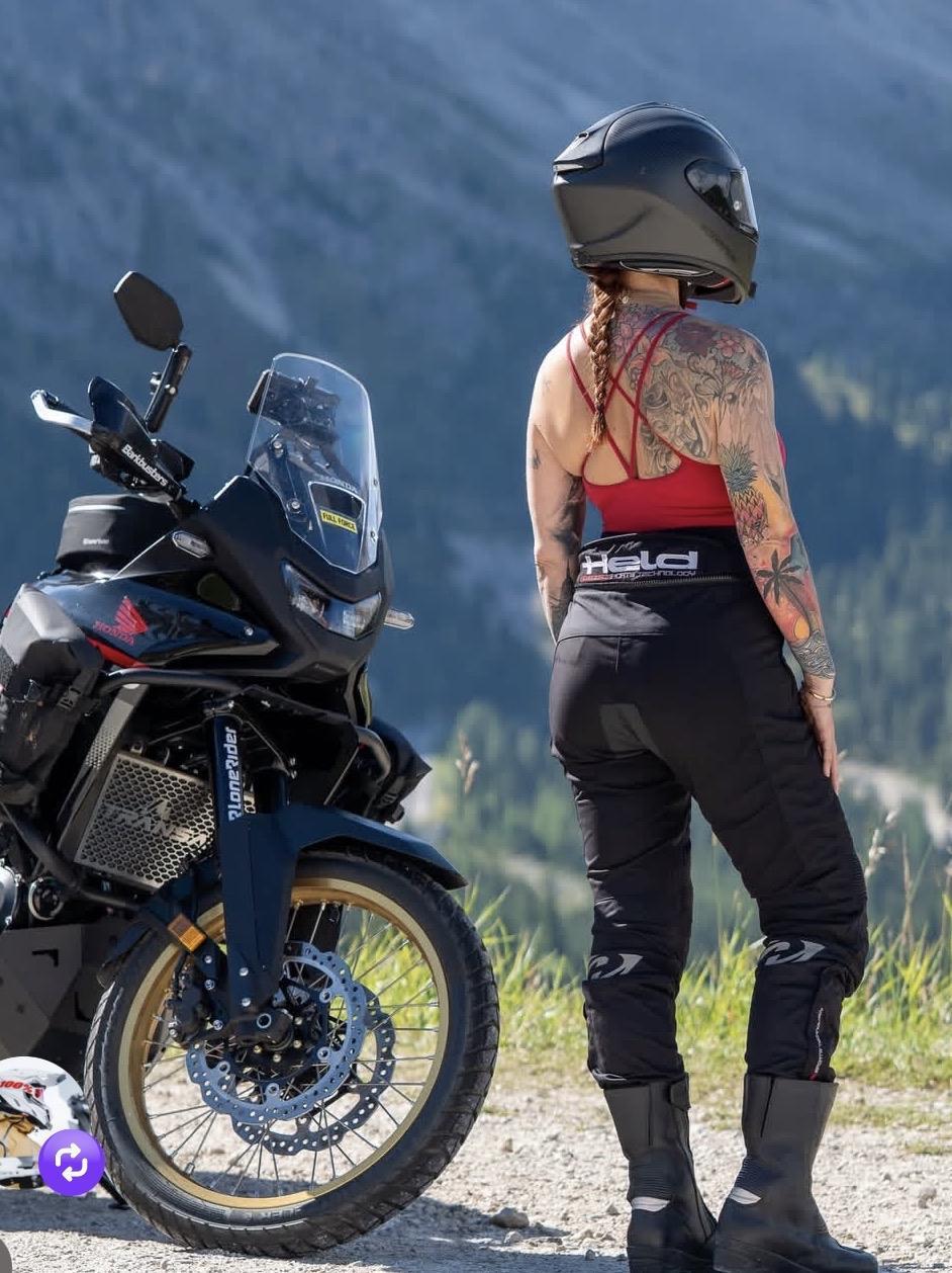 一人发表一句今天的感悟☀️晨光不负赶路人，岁月厚待从容心。愿努力的你，揽清风入怀