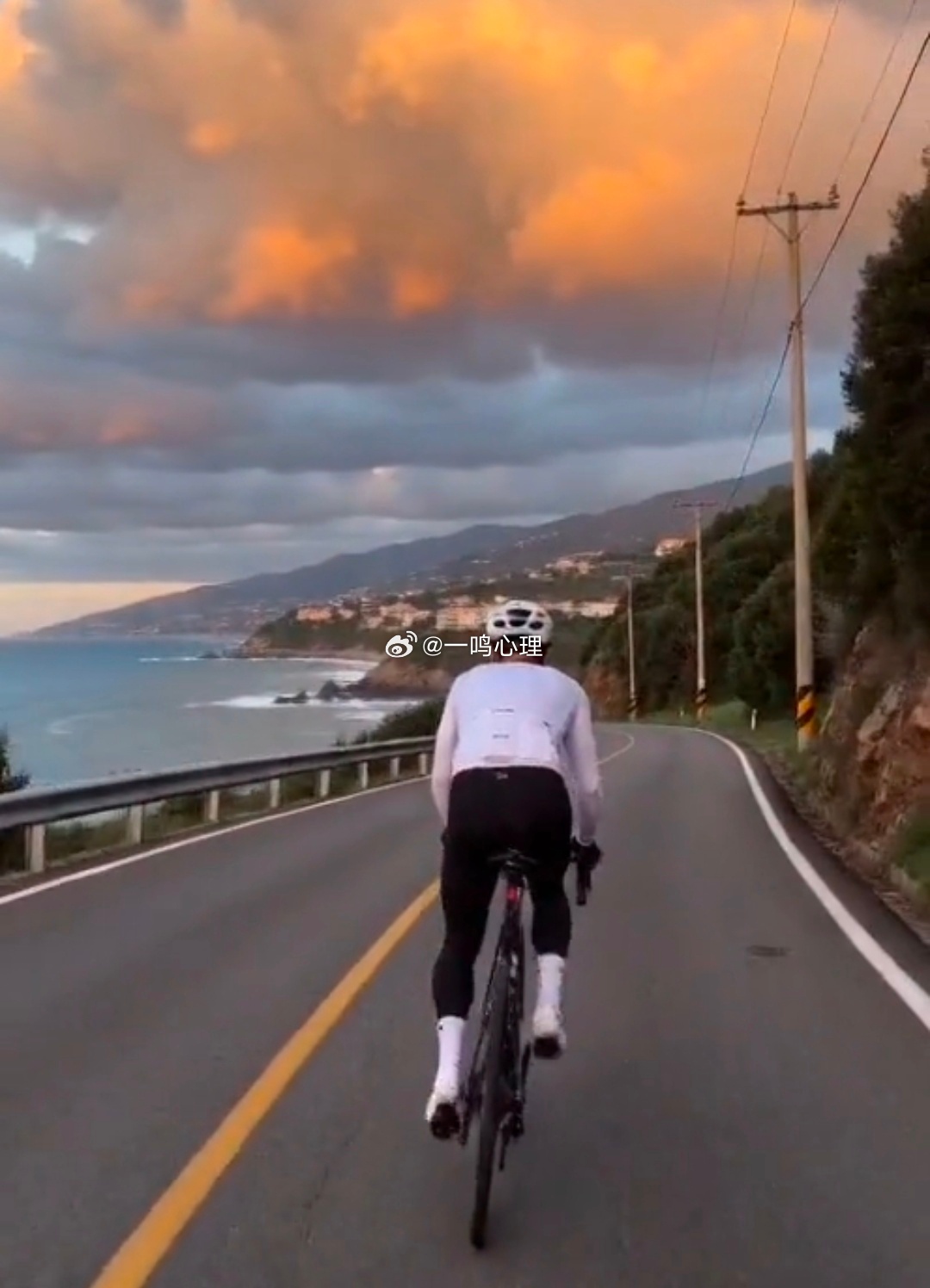 经常健身的人情绪更稳定据生命时报，广西科技师范学院教育学院和扬州大学体育学院的研